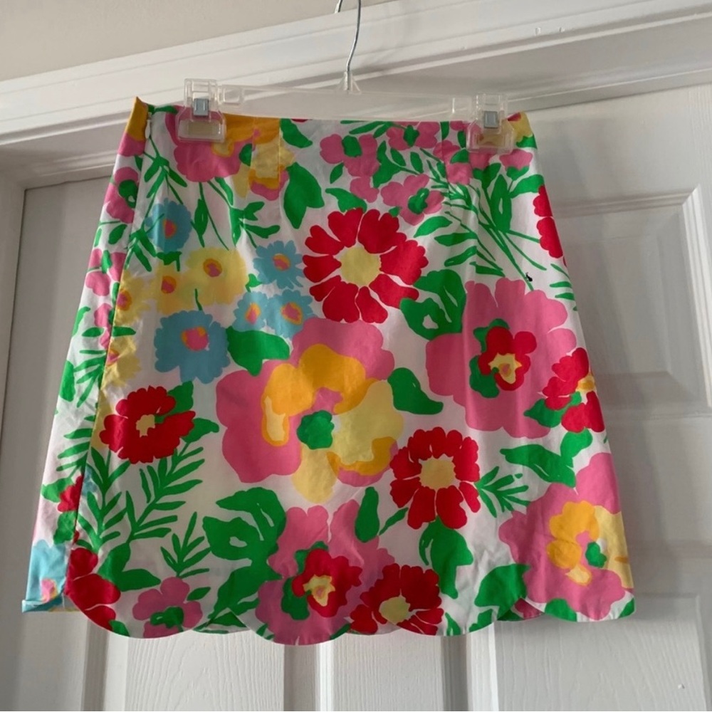Scalloped hem floral skirt